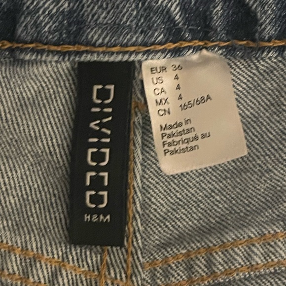 H&M jeans. Ripped/baggy size 4 - Picture 6 of 6
